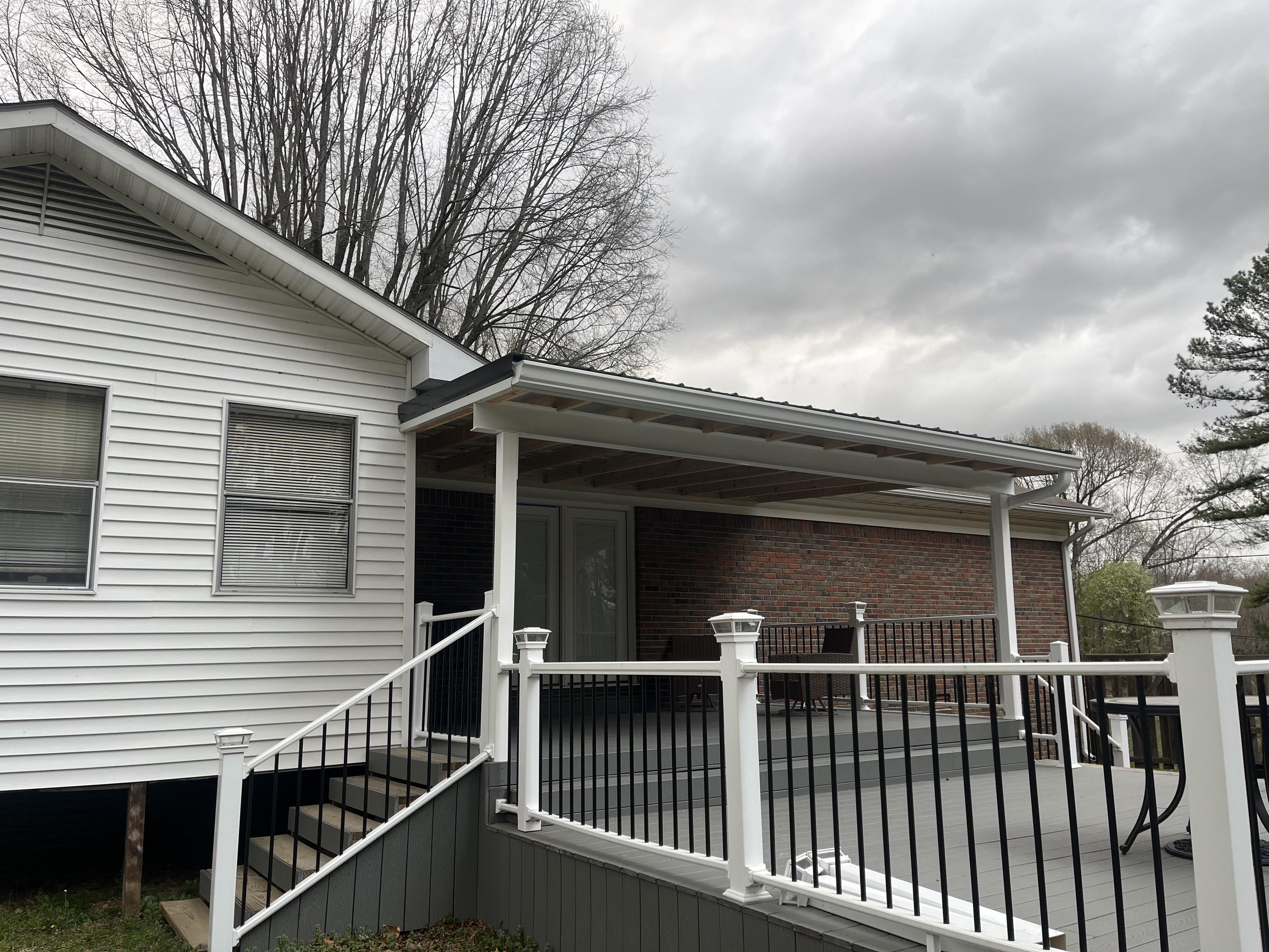 vinyl porch rails with lights on posts